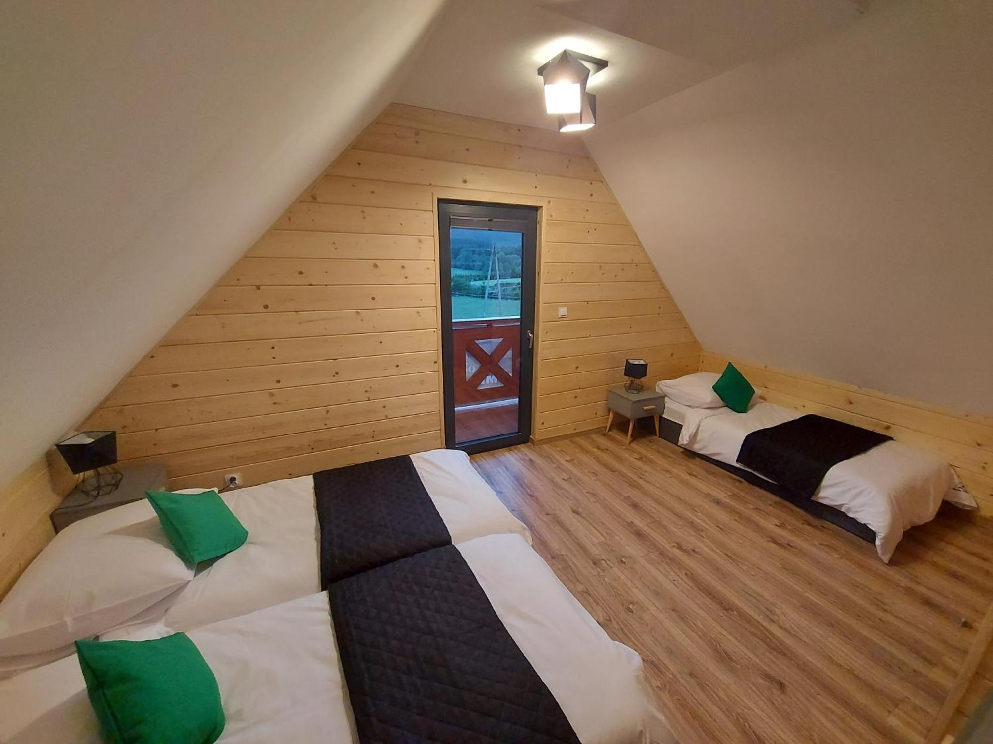 Osada Orlica Klimatyczne Domki Z Widokiem Na Gory I Termalnym Spa Sauna Jacuzzi 4 Km Od Zieleniec Ski Arena Lasowka Luaran gambar